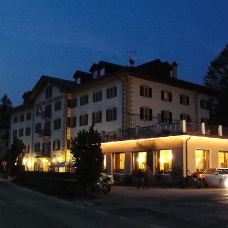 Hotel Du Lac Parc & Residence 拉瓦罗内 外观 照片