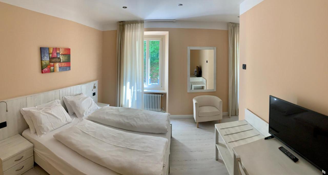 Hotel Du Lac Parc & Residence 拉瓦罗内 外观 照片