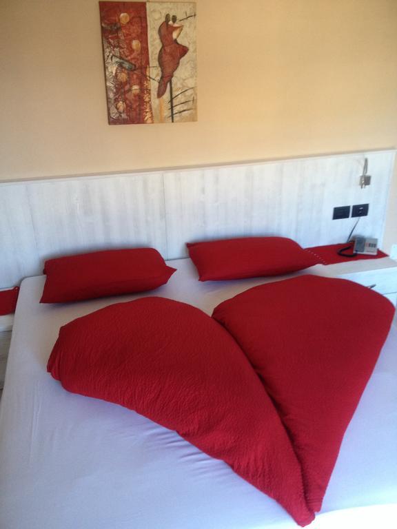 Hotel Du Lac Parc & Residence 拉瓦罗内 外观 照片