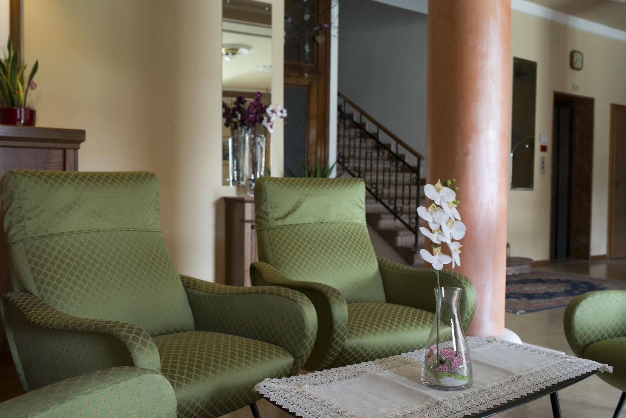 Hotel Du Lac Parc & Residence 拉瓦罗内 外观 照片