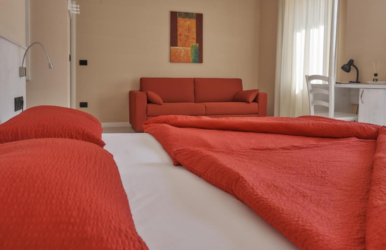 Hotel Du Lac Parc & Residence 拉瓦罗内 外观 照片