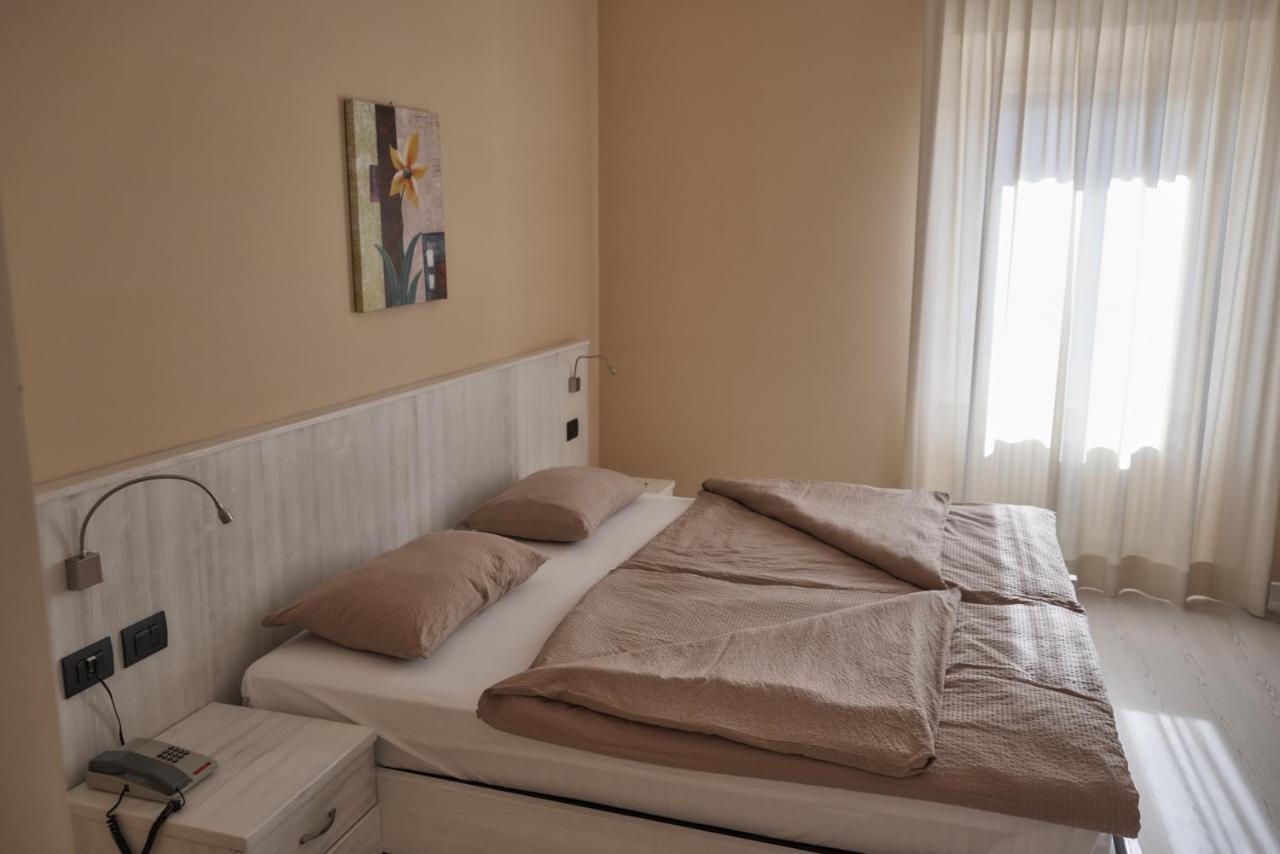 Hotel Du Lac Parc & Residence 拉瓦罗内 外观 照片